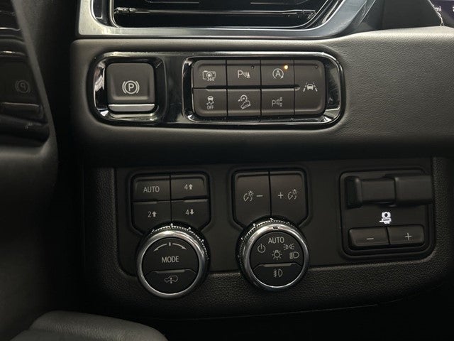 2025 GMC Yukon AT4 Ultimate