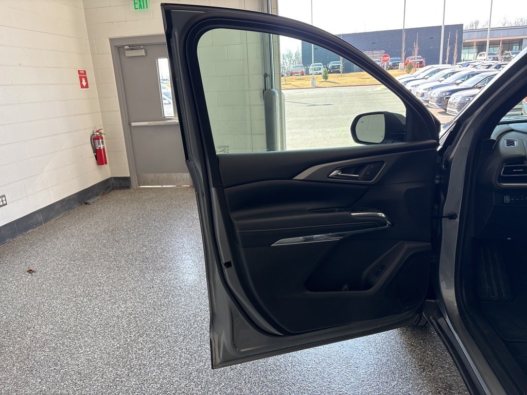 2025 Chevrolet Traverse LT 2LT