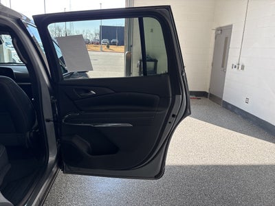 2025 Chevrolet Traverse LT 2LT