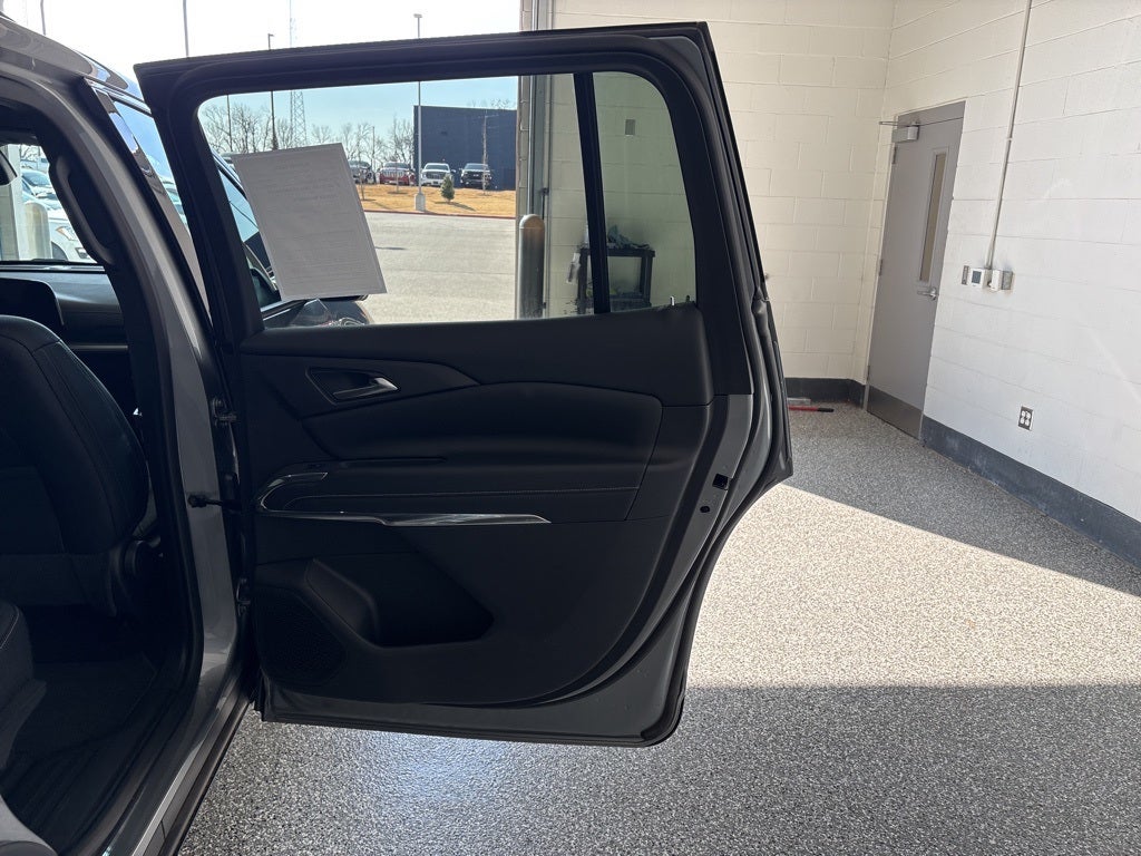 2025 Chevrolet Traverse LT 2LT