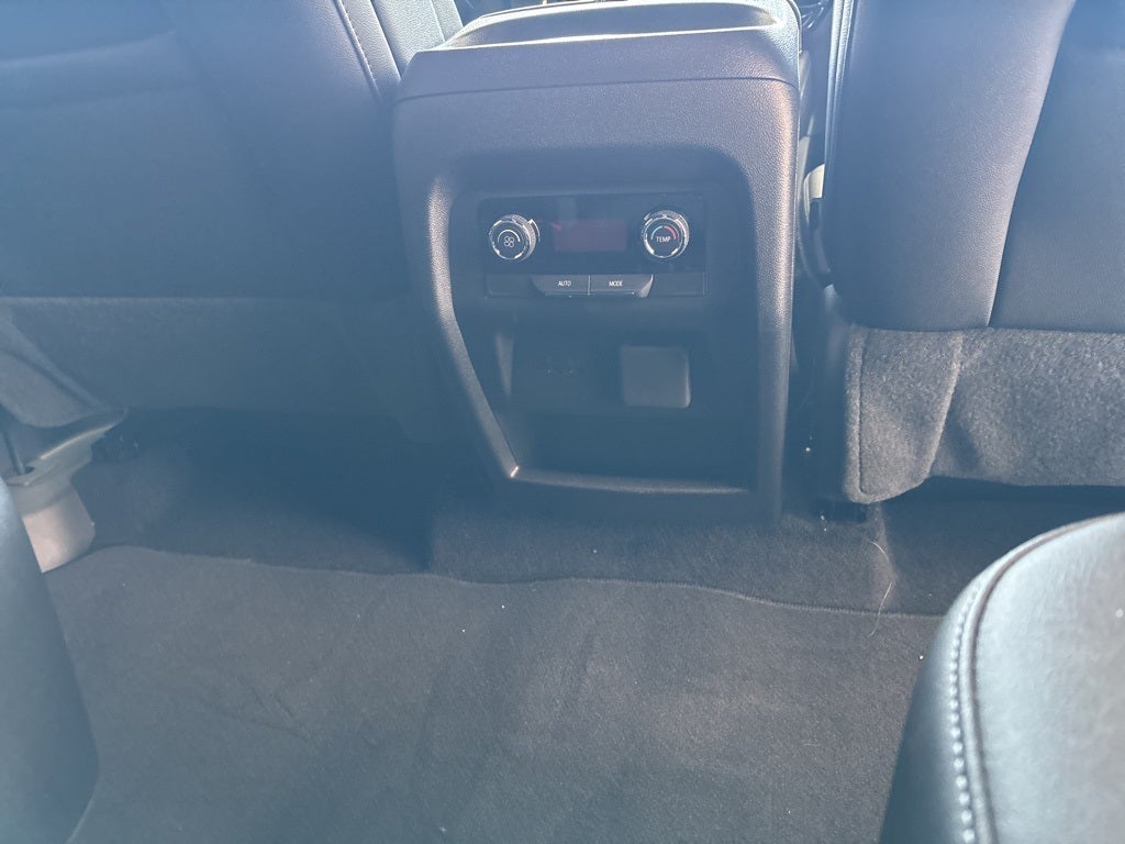 2025 Chevrolet Traverse LT 2LT