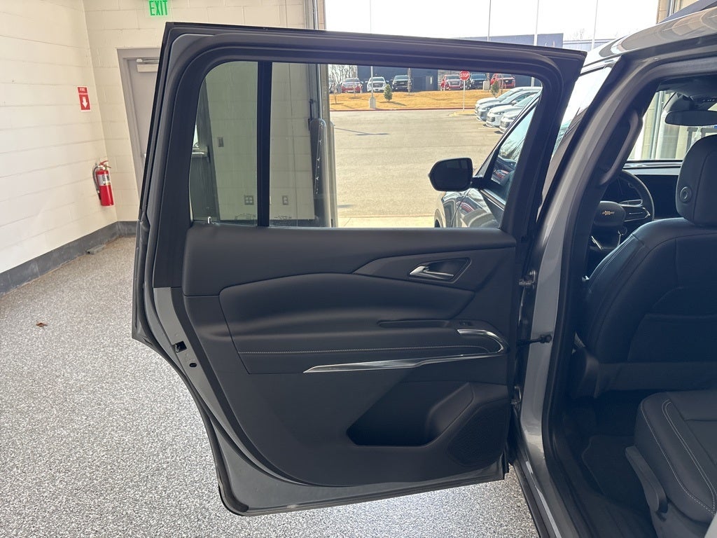 2025 Chevrolet Traverse LT 2LT
