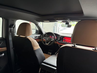 2026 Volkswagen Atlas Cross Sport 2.0T SEL R-Line Black