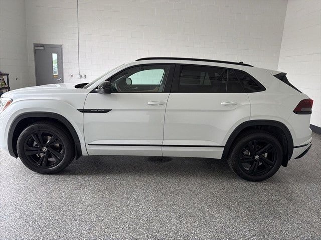 2026 Volkswagen Atlas Cross Sport 2.0T SEL R-Line Black