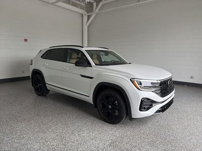 2026 Volkswagen Atlas Cross Sport 2.0T SEL R-Line Black