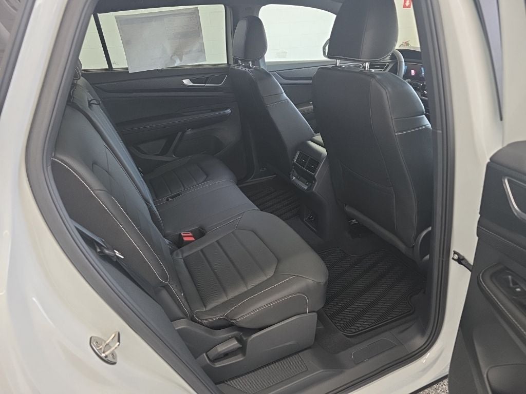 2026 Volkswagen Atlas Cross Sport 2.0T SEL R-Line Black