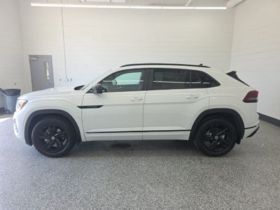 2026 Volkswagen Atlas Cross Sport 2.0T SEL R-Line Black