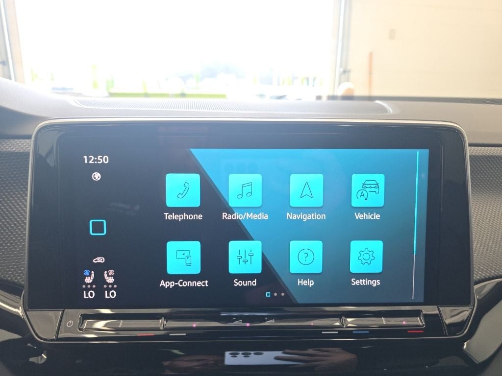 2026 Volkswagen Atlas Cross Sport 2.0T SEL R-Line Black