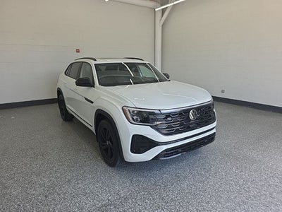 2026 Volkswagen Atlas Cross Sport 2.0T SEL R-Line Black