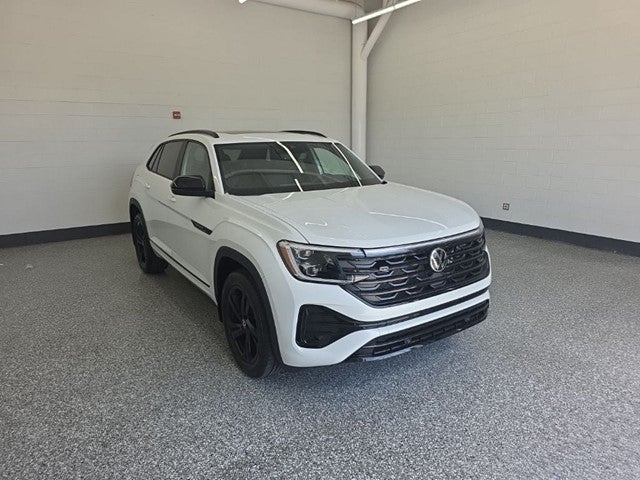 2026 Volkswagen Atlas Cross Sport 2.0T SEL R-Line Black