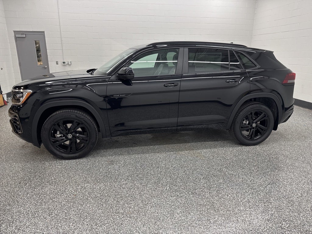 2026 Volkswagen Atlas Cross Sport 2.0T SEL R-Line Black