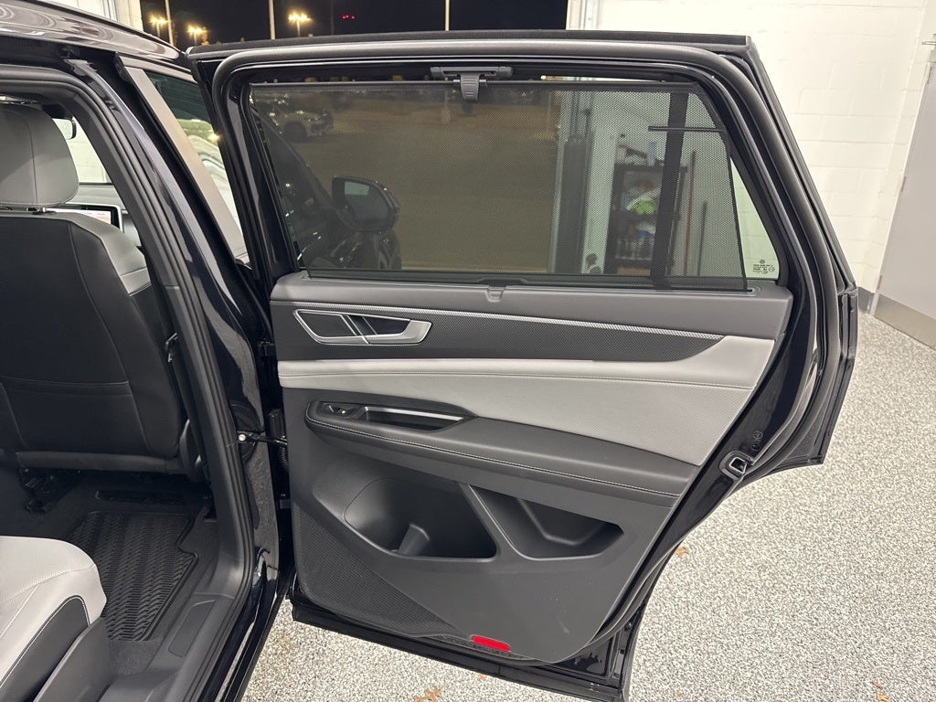 2026 Volkswagen Atlas Cross Sport 2.0T SEL R-Line Black