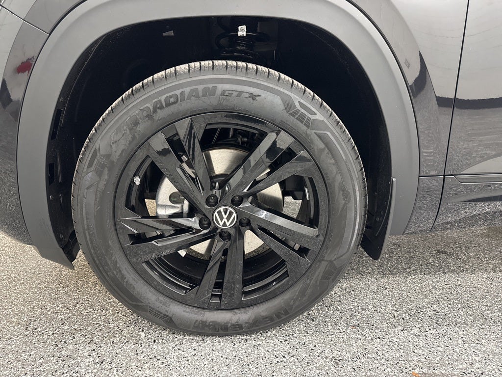 2026 Volkswagen Atlas Cross Sport 2.0T SEL R-Line Black