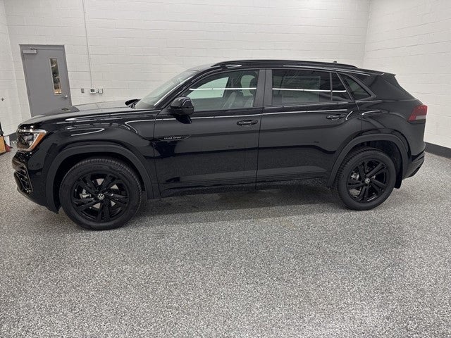 2026 Volkswagen Atlas Cross Sport 2.0T SEL R-Line Black