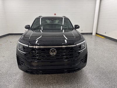 2026 Volkswagen Atlas Cross Sport 2.0T SEL R-Line Black