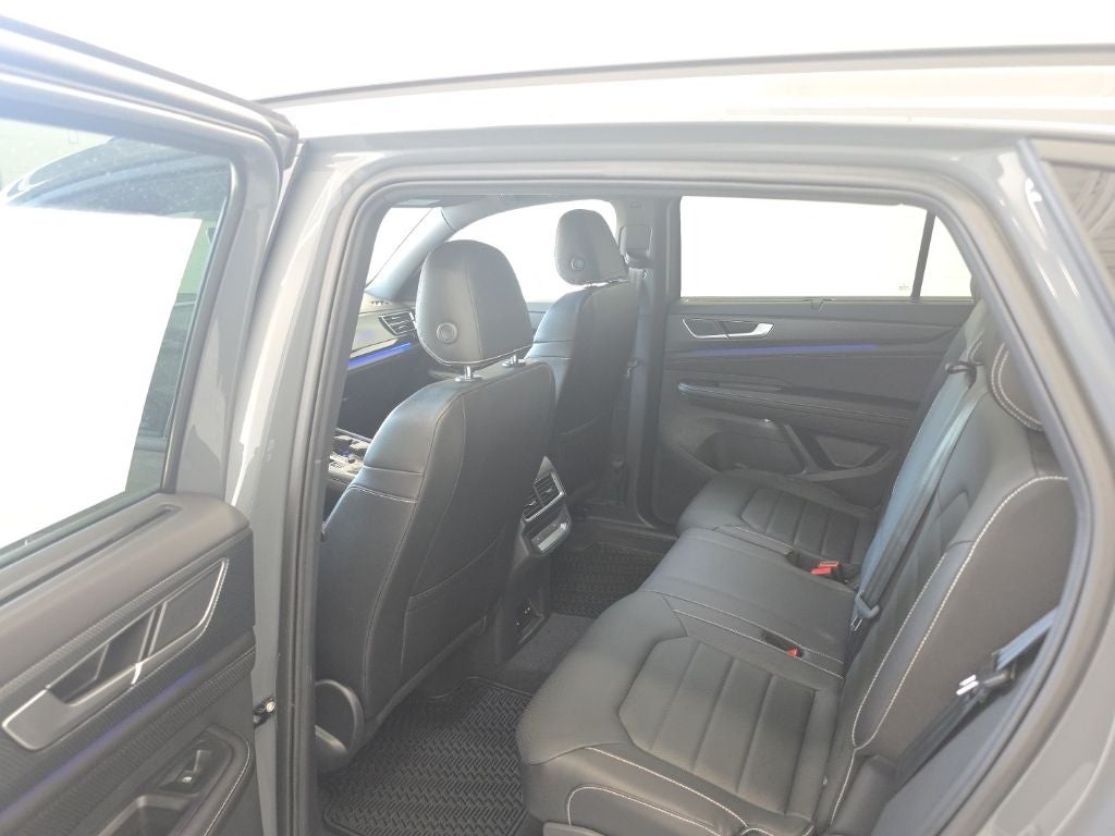 2026 Volkswagen Atlas Cross Sport 2.0T SEL R-Line Black