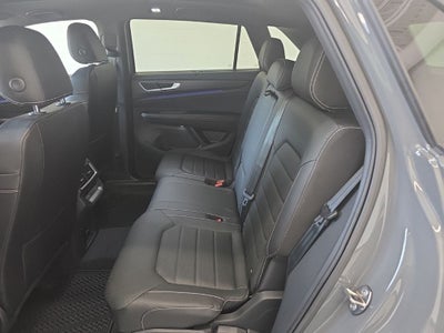 2026 Volkswagen Atlas Cross Sport 2.0T SEL R-Line Black