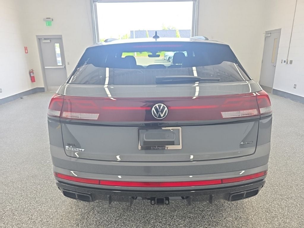 2026 Volkswagen Atlas Cross Sport 2.0T SEL R-Line Black
