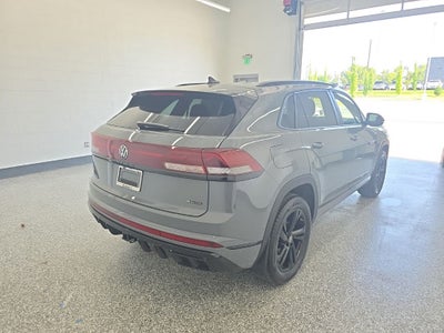 2026 Volkswagen Atlas Cross Sport 2.0T SEL R-Line Black