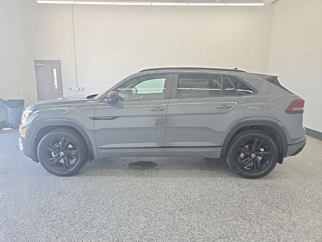 2026 Volkswagen Atlas Cross Sport 2.0T SEL R-Line Black