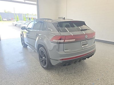 2026 Volkswagen Atlas Cross Sport 2.0T SEL R-Line Black