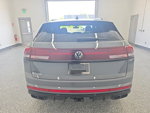 2026 Volkswagen Atlas Cross Sport 2.0T SEL R-Line Black