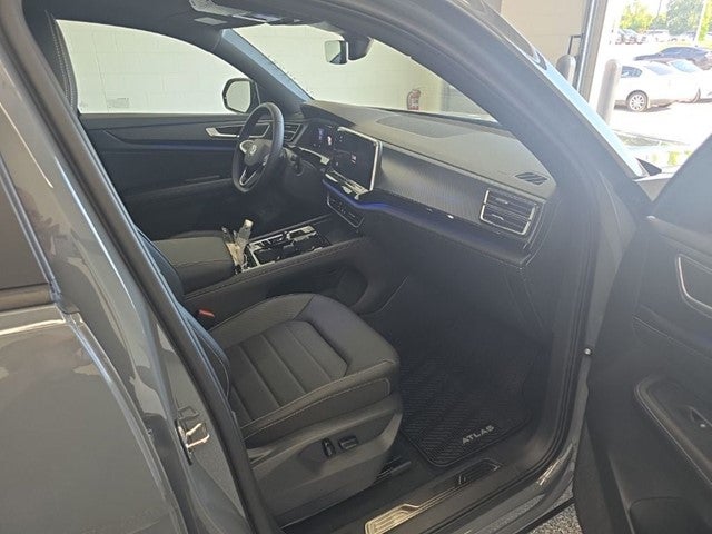 2026 Volkswagen Atlas Cross Sport 2.0T SEL R-Line Black