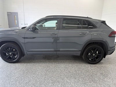 2026 Volkswagen Atlas Cross Sport 2.0T SEL R-Line Black