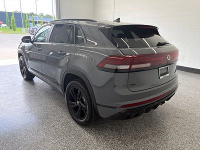 2026 Volkswagen Atlas Cross Sport 2.0T SEL R-Line Black