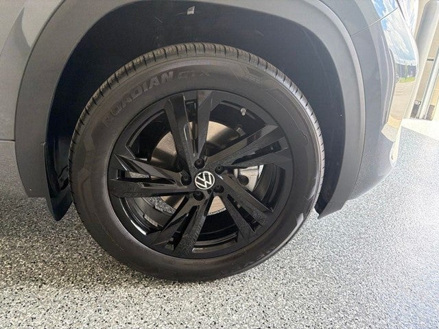 2026 Volkswagen Atlas Cross Sport 2.0T SEL R-Line Black