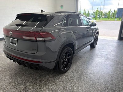 2026 Volkswagen Atlas Cross Sport 2.0T SEL R-Line Black