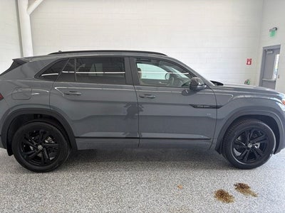 2026 Volkswagen Atlas Cross Sport 2.0T SEL R-Line Black