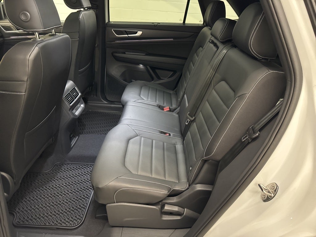 2026 Volkswagen Atlas Cross Sport 2.0T SEL R-Line Black