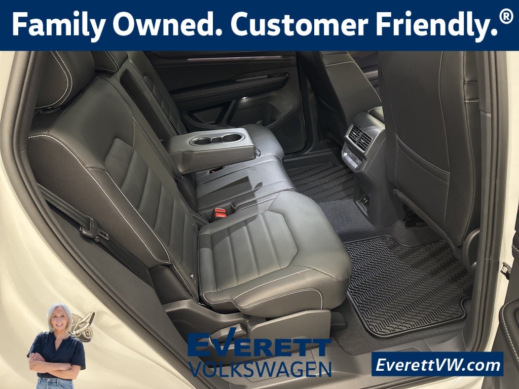 2026 Volkswagen Atlas Cross Sport 2.0T SEL R-Line Black