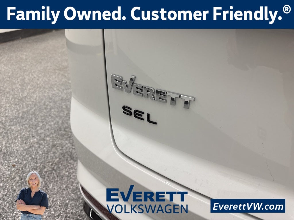 2026 Volkswagen Atlas Cross Sport 2.0T SEL R-Line Black