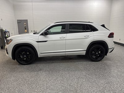 2026 Volkswagen Atlas Cross Sport 2.0T SEL R-Line Black