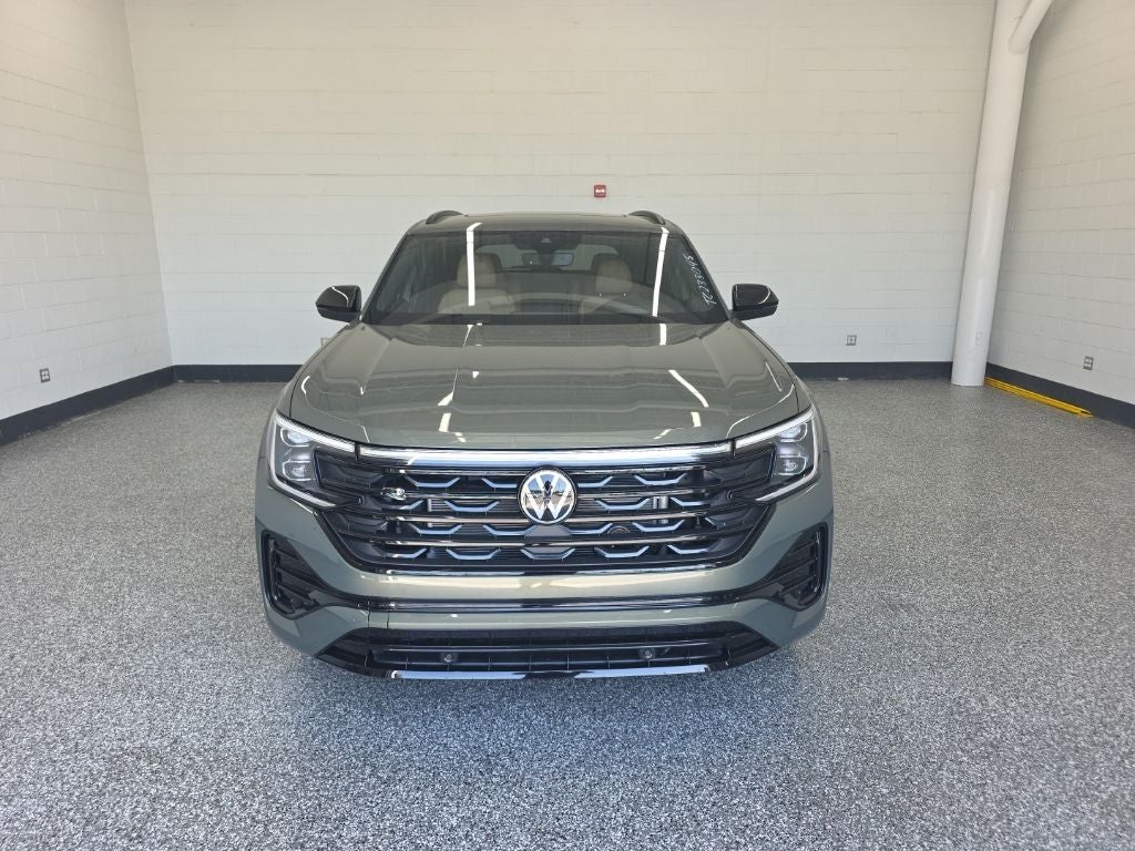 2026 Volkswagen Atlas Cross Sport 2.0T SEL R-Line Black