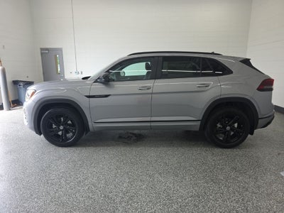 2026 Volkswagen Atlas Cross Sport 2.0T SEL R-Line Black