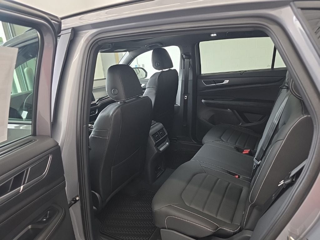 2026 Volkswagen Atlas Cross Sport 2.0T SEL R-Line Black