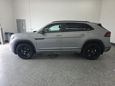 2026 Volkswagen Atlas Cross Sport 2.0T SEL R-Line Black