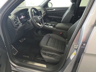 2026 Volkswagen Atlas Cross Sport 2.0T SEL R-Line Black