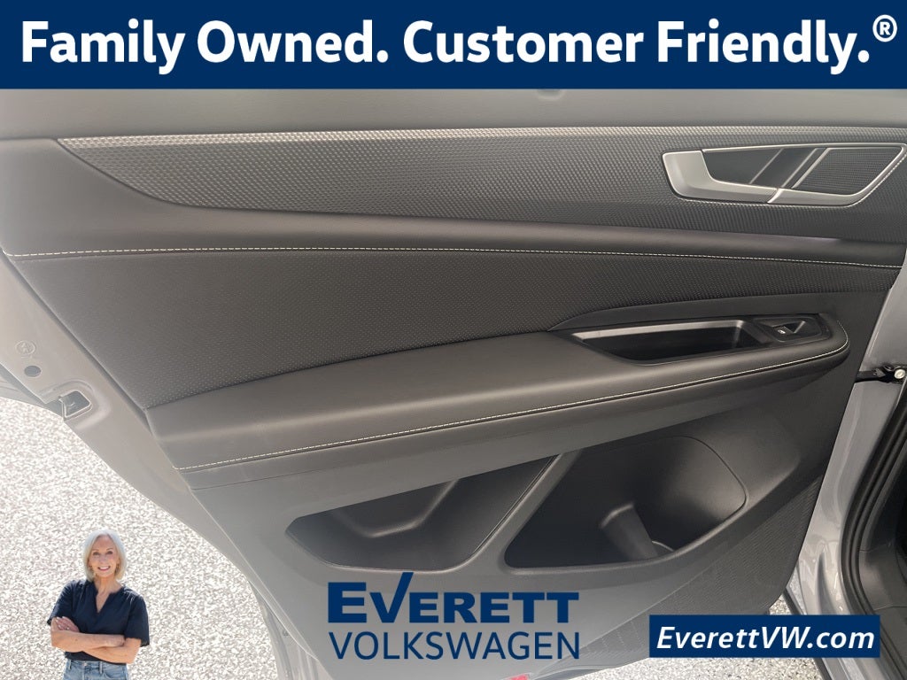 2026 Volkswagen Atlas Cross Sport 2.0T SEL R-Line Black