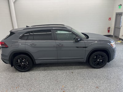 2026 Volkswagen Atlas Cross Sport 2.0T SEL R-Line Black