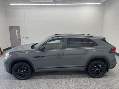 2026 Volkswagen Atlas Cross Sport 2.0T SEL R-Line Black