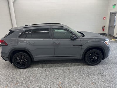 2026 Volkswagen Atlas Cross Sport 2.0T SEL R-Line Black