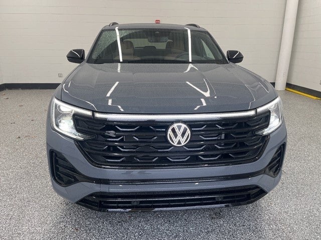 2026 Volkswagen Atlas Cross Sport 2.0T SEL R-Line Black