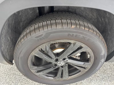 2026 Volkswagen Atlas Cross Sport 2.0T SEL R-Line Black