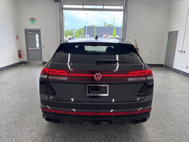2026 Volkswagen Atlas Cross Sport 2.0T SEL R-Line Black