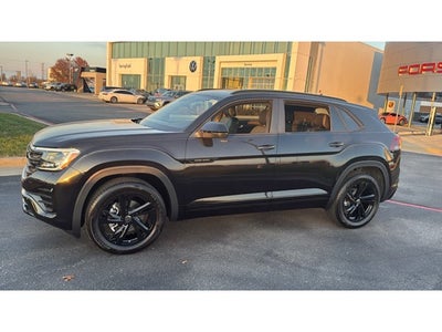 2026 Volkswagen Atlas Cross Sport 2.0T SEL R-Line Black