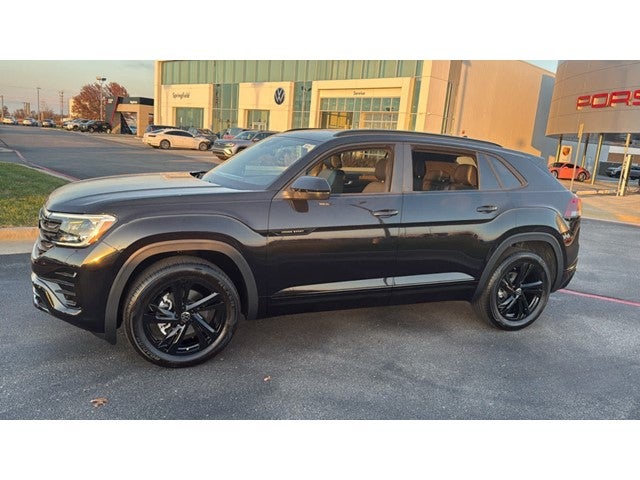 2026 Volkswagen Atlas Cross Sport 2.0T SEL R-Line Black